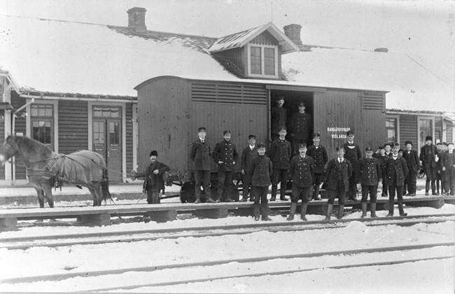 SJ, sdra stambanan, Vislanda station 1912. Freningsstation med den smalspriga Karlshamn - Vislanda - Bolmens Jrnvg, KVBJ.