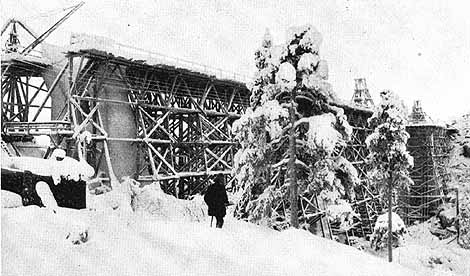 The railway bridge over the river Stora lule älv under construction