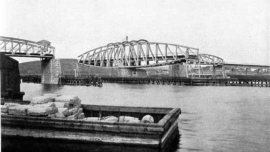 Swing bridge over Göta älv in Göteborg