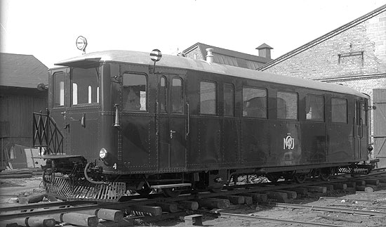 Leveransfoto i Hssleholm p den dieseldrivna motorvagnen nummer 4. Den levererades 1936.