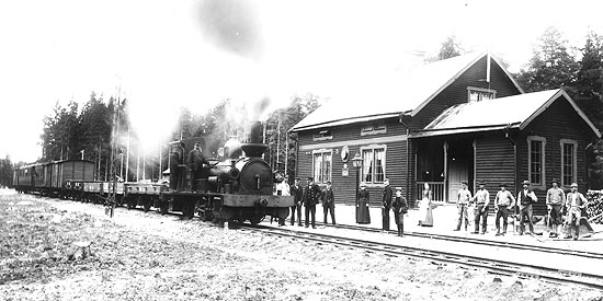 Mark station 1901 Lok nummer 1 "Finspong" med blandat tg p vg mot Plsboda.