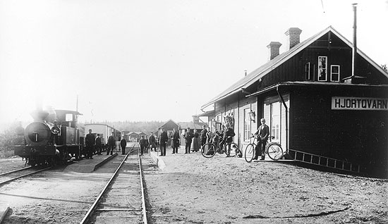 1890-talet PFJ lok nummer 4 "HADDEBO" med blandat tåg i Hjortqvarn.