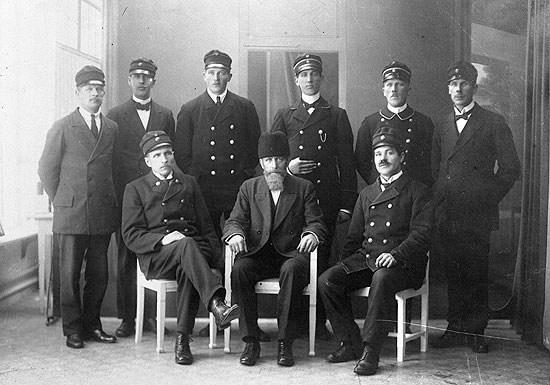 VSBJ åkande personal samlad på en och samma bild. Året är troligen 1915