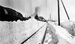 Första godståg sedan järnvägen röjts från snö.