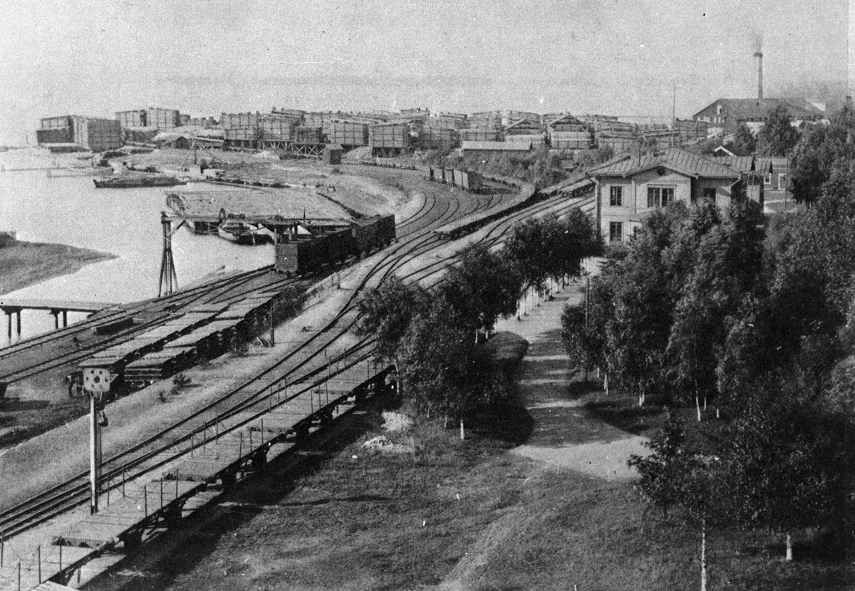 Korsns sgverk med maskinhus och den stora brdgrden.