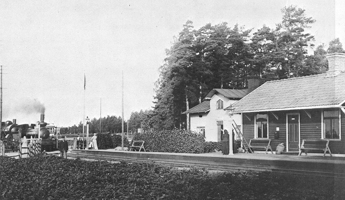 Hosjö, Driftplatsen togs i bruk 1886-10-01