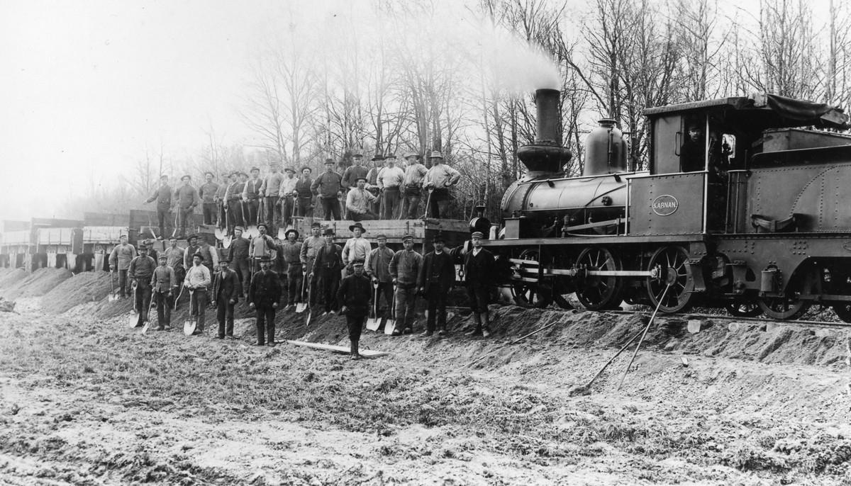 Hälsingborg - Hässleholms Järnväg   Lok HHJ 5 "KÄRNAN" med gruståg vid anläggandet av bandelen Röstlånga - Eslöv 1898