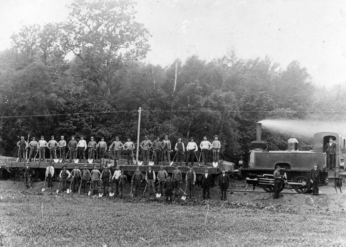 Hlsingborgs Sockerfabriks lok 12 med grustg vid anlggandet av bandelen Rstlnga - Eslv 1898