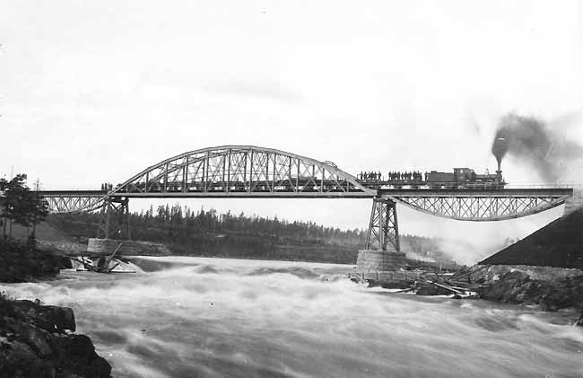 The bridge over Skellefte älv at Kusfors year 1894.
