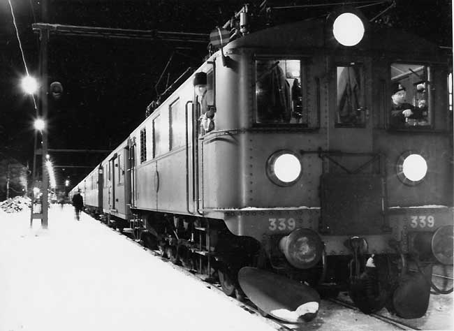 Norrgående snälltåg 96 i Ånge