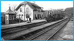 tatsbanan genom Bohusln, Ljungskile station p 1930-talet. Cc-lok med persontg str inne p stationen