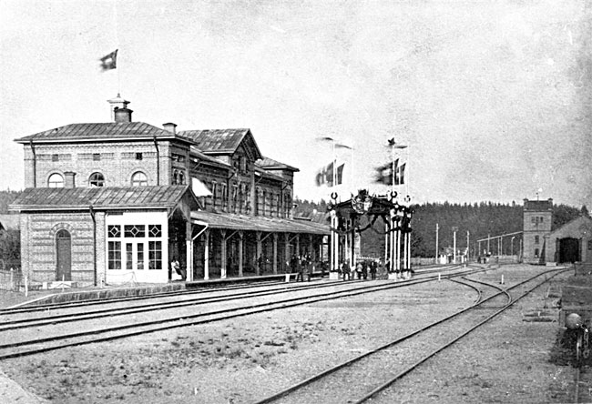 Statens Jrnvgar, Nordvstra stambanan, Arvika station 1871-06-16. Frberedelserna infr den hgtidliga  invigningen (19 juni) av hela stambanan Lax - Charlottenberg pgr