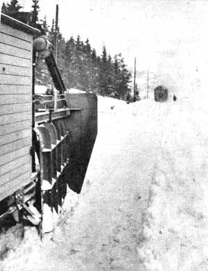 Imakarplog och snöslunga i Svartvik 1953