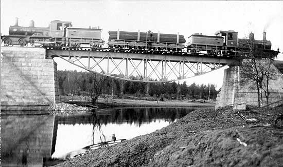 Test load of the bridge over tran year 1902