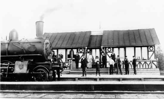 Göringen station year 1912. The engine is No. 3