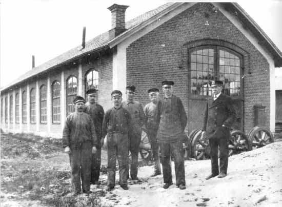 DHdJ maintenance shop at Säversta year 1920