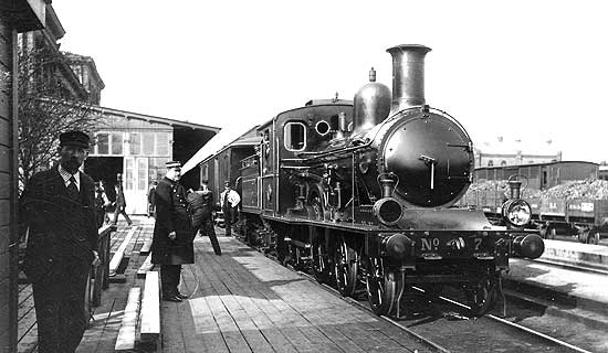 GBJ engine No 7 at Bergslags Göteborgs station year 1903