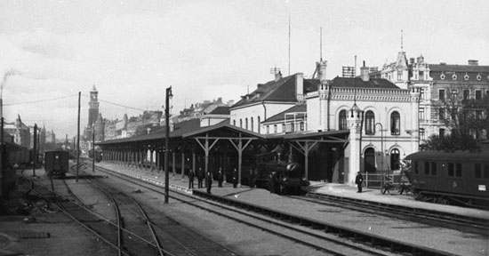 Landskrona & Hälsingborgs Järnvägars station i Hälsingborg omkring 1905. Föreningsstation med Helsingborg - Hässleholms Järnväg