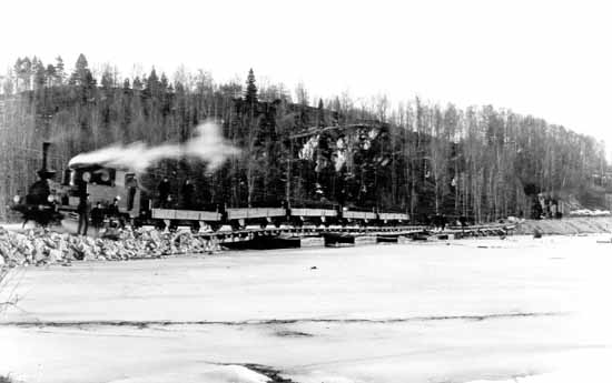 VCJ, Västra Centralbanans byggnad. Bilden är tagen 1905 vid byggandet av järnvägsbanken över Marbäcksviken