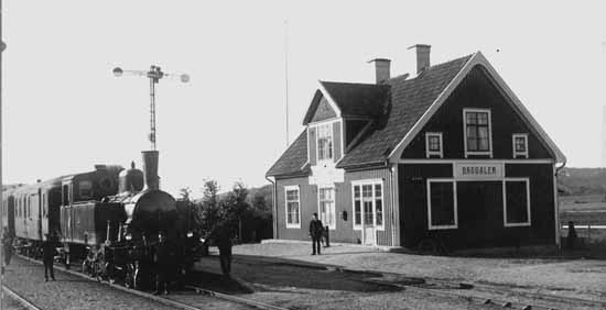 Brodalen station year 1920. The engine is No. 1 or 3