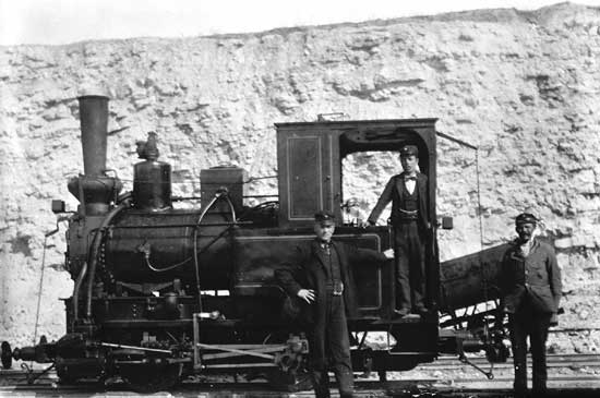 Narrov gauge engine at Limhamn limestone quarry year 1910