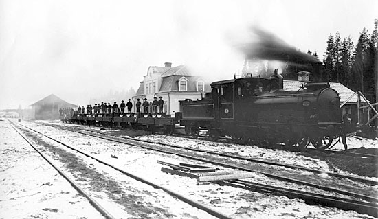 Gysinge station year 1900. Engine No. 3