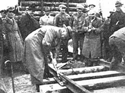 The last rail joint is beeing put together at Kåbdalis  September 26Th. 1936.