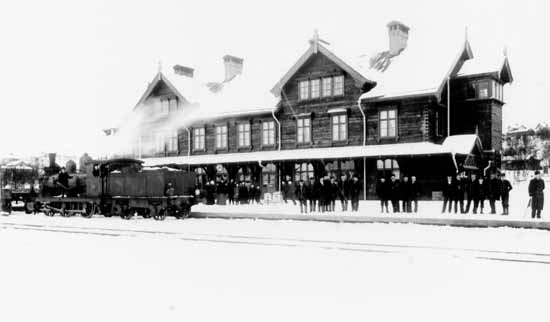 The old station in Kiruna year 1902. The engine is Kc 333.