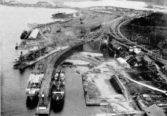 Loading docks at Svartön year 1930