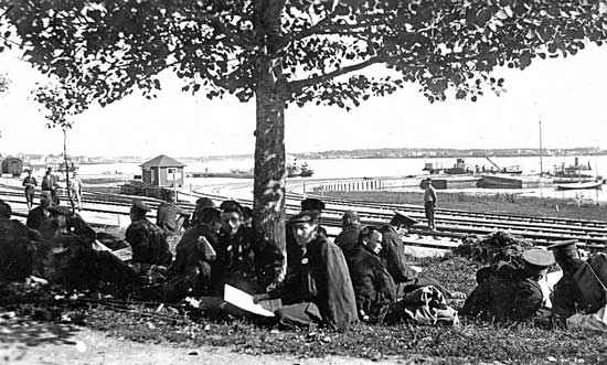 En vilostund i väntan på invalidtåget