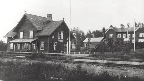 Morjärvs station på 1920-talet. Foto: Sveriges Järnvägsmuseum.