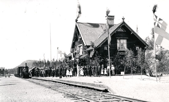 1 augusti 1902. Invigningståget Boden - Morjärv ankommer till Niemisel