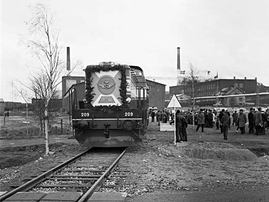 Här är tåget vid Karlsborgsbruk som dagen till ära hade öppet hus