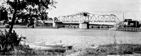 The swing bridge at Kvicksund year 1925
