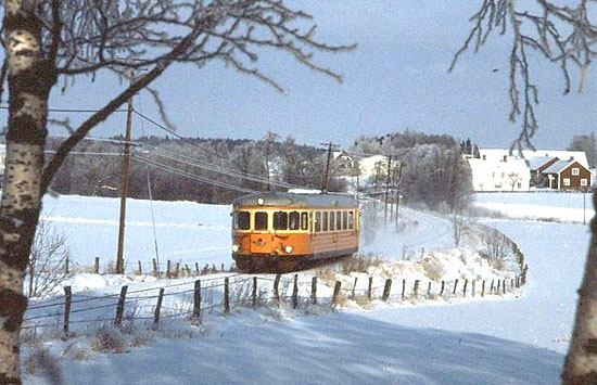 Örsundsbro year 1878. Railcar bound for Uppsala