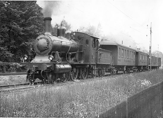 UEJ passeger train leaving Uppsala bound for Enköping year 1937