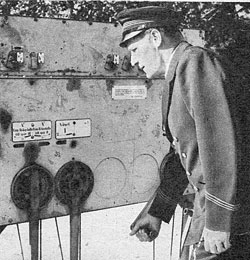 Stm Hagman, förbundsmedlem sedan 30 år, kom 1942 till Örsundsbro, där han trivs bra. Omväxlande arbete inga nattåg, det sista går 22.22.