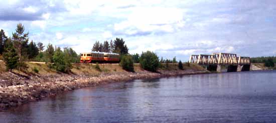 2 railcars at Inlandsbanan, Rörströmsälven, year 1990
