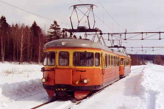 Electric powered railcar X17 984 at the line between Hudiksvall an Ljusdal