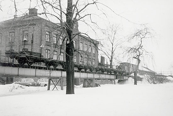 Lokomotordraget godståg från Ringstorp på väg in till Linköping Central 1960.