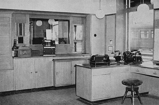 Expeditionsrum i Finspångs station i början av 1940-talet
