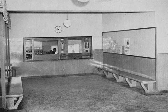 Väntsalen i Finspångs station i början av 1940-talet