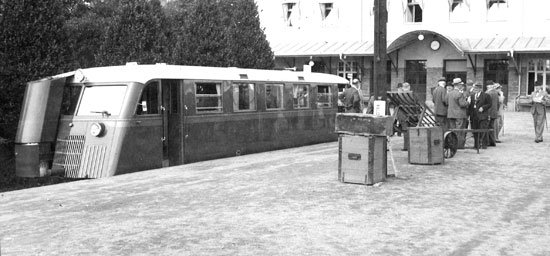 NÖJ rälsbuss med gengasdrift. foto på Norrköping Östra i maj 1940