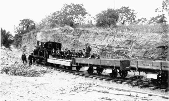 Roj engine No 2 at one of the gravelpits year 1905