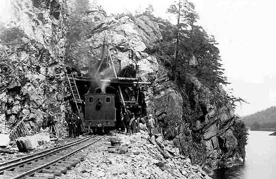 The tunnel at Brobacka year 1898
